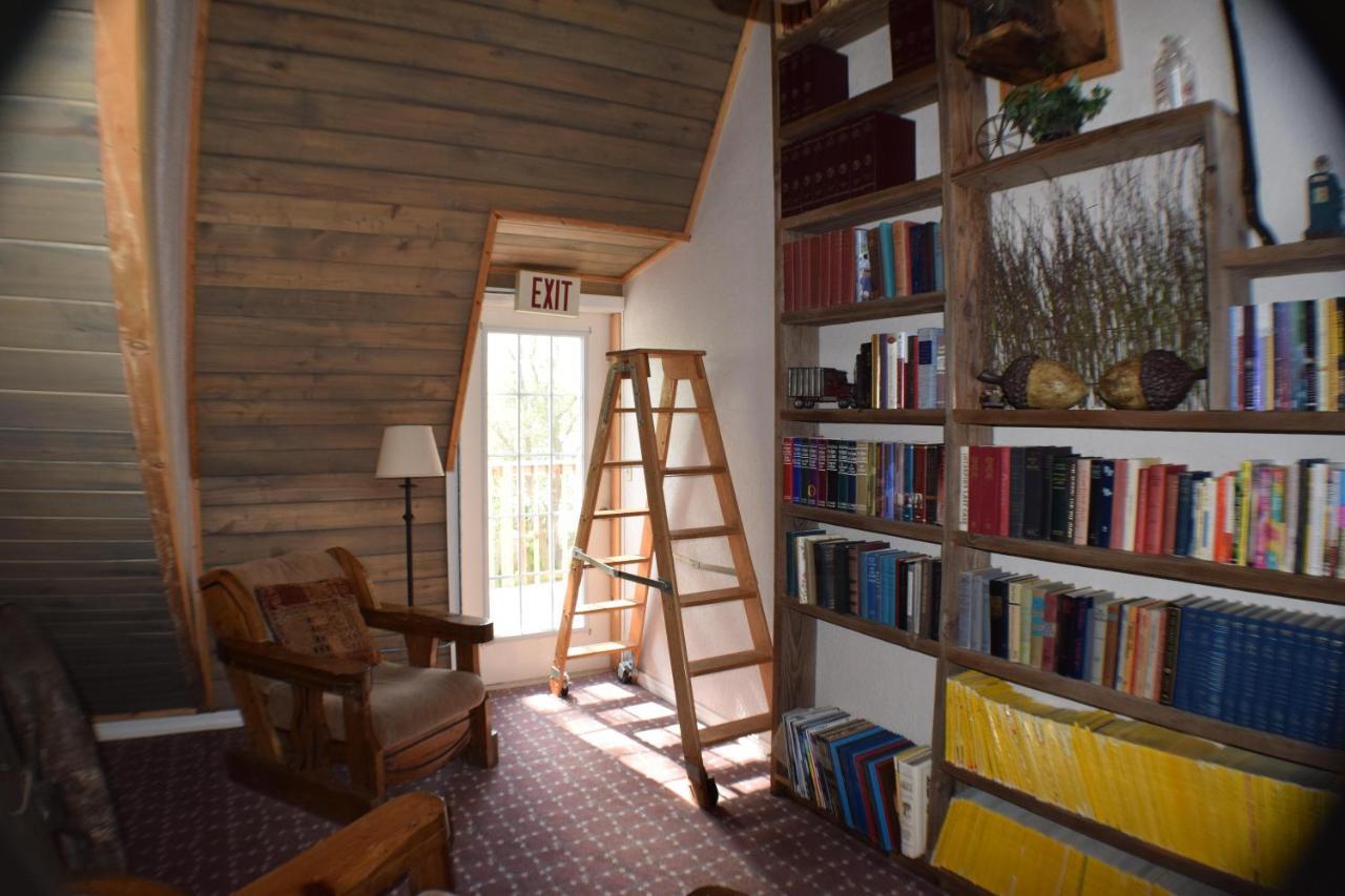 Grist Mill Inn Monticello Room photo